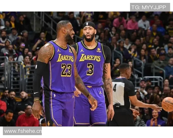 沃尔夫斯堡与门兴对决因意外中断引发球迷热议与关注 沃尔夫斯堡与门兴对决因意外中断引发球迷热议与关注